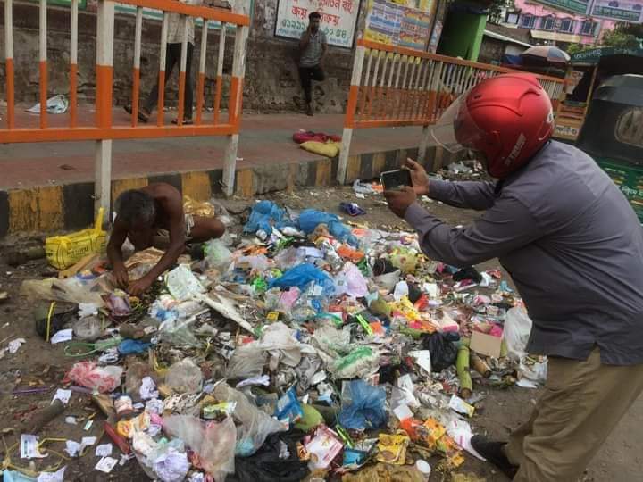 ফেনী কলেজ রোডে ময়লা ভাগাড়