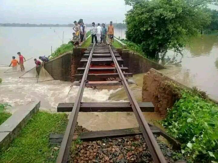 নেত্রকোনার সাথে রেল যোগাযোগব্যবস্থা বিচ্ছিন্ন।।