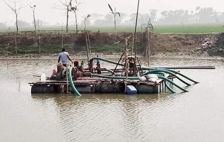 ভোলায় ভেদুরিয়া ইউনিয়নে  অবৈধ ড্রেজার মেশিন