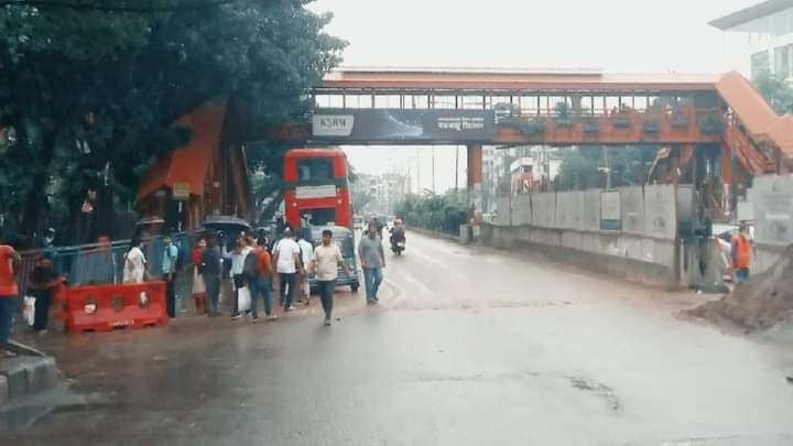 জ্বালানি তেলের দাম বাড়ার পর শনিবার সকাল রাজধানীর সড়কে দেখা  দিয়েছে গণপরিবহন সংকট।