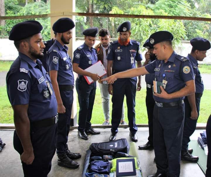 ভোলায় জেলা পুলিশের কিট প্যারেড অনুষ্ঠিত