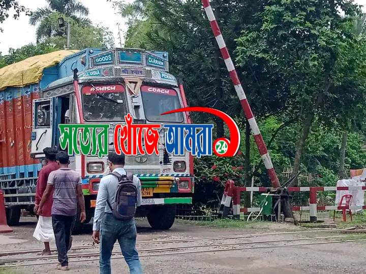 হিলি স্থলবন্দরে আমদানি-রফতানি শুরুখ্রিস্টান ধর্মাবলম্বীদের প্রধান ধর্মীয় উৎসব