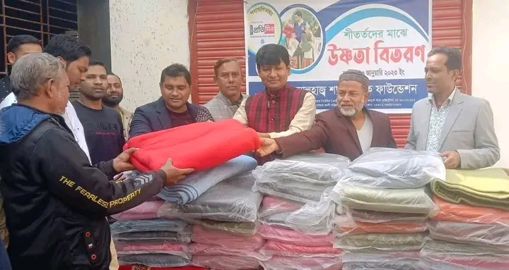 Destitutes get cloth for winter in Bhola