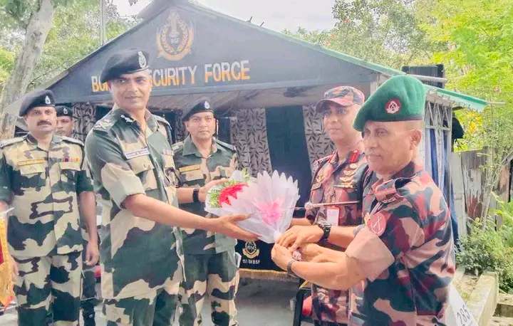 হিলি সীমান্ত পরিদর্শন করলেন বিএসএফ’র নর্থ বেঙ্গল আইজি