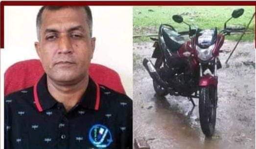 গাজীপুরে ট্রাকচাপায় সাংবাদিক হত্যা নিয়ে রহস্য, মোটর সাইকেল অক্ষত।