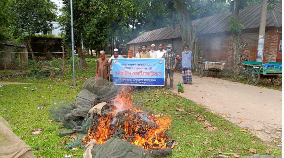 দিনাজপুরের ঘোড়াঘাটের নিষিদ্ধ চায়না জুয়ারী জাল জব্দ