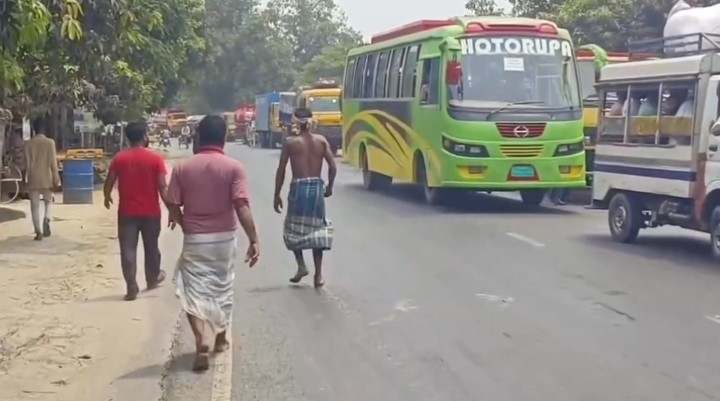 উল্লাপাড়ায় তেলের লরির ধাক্কায় অটোচালকের মৃত্যু, আহত ১