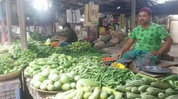 পটল-করলায় স্বস্তি, আলুর দামে অস্বস্তি