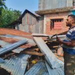 ভোলা ১৩ নং দক্ষিন দিঘলদী ইউনিয়নে  কালবৈশাখী প্রবল চাপে লন্ড-ভন্ড এক পরিবারের বাসস্থান