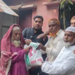 ৬নং ওয়ার্ডে আলী আজগর মুন্নার উদ্যোগে অসহায় মানুষের মাঝে শুকনো খাবার বিতরণলক্ষ্মীপুর